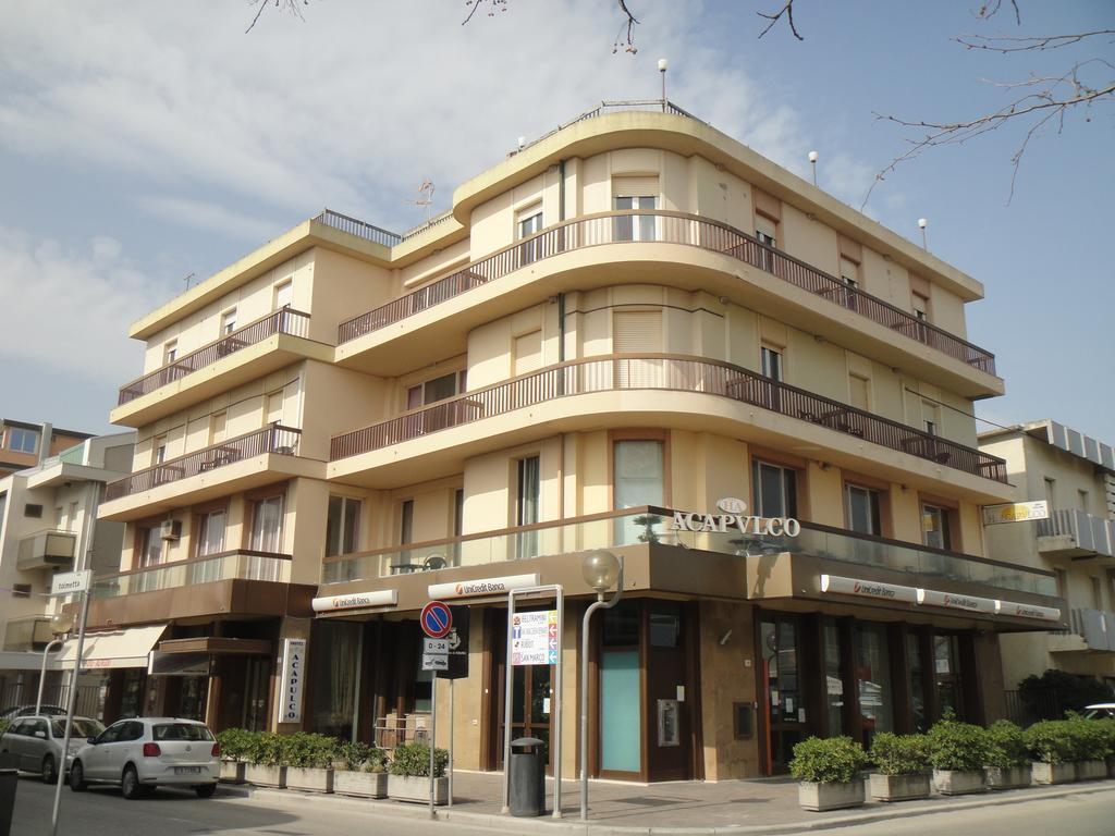 Hotel Acapulco Viserbella di Rimini Bagian luar foto