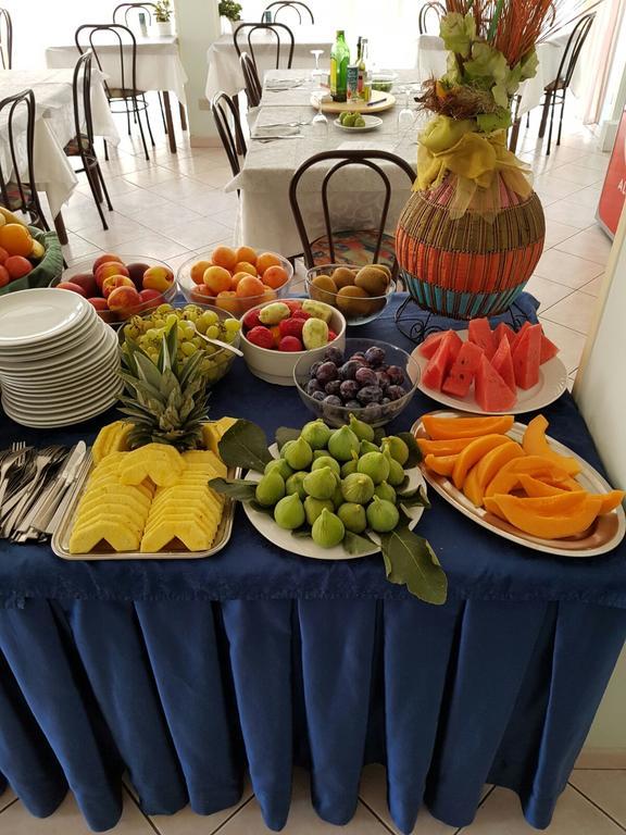 Hotel Acapulco Viserbella di Rimini Bagian luar foto