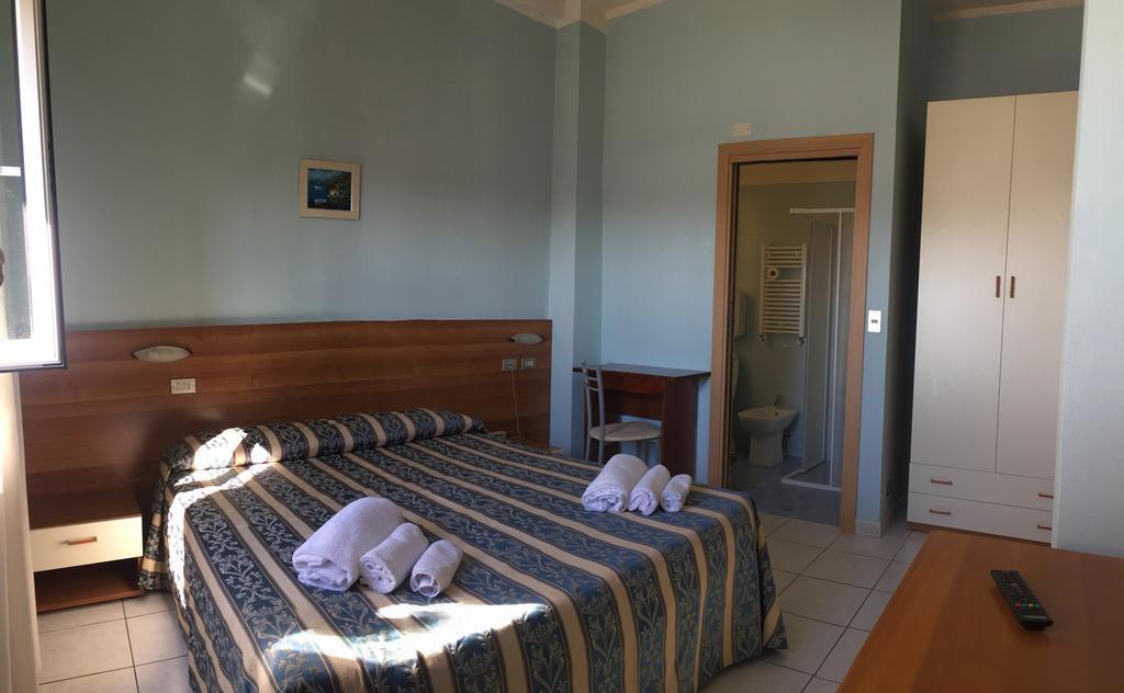 Hotel Acapulco Viserbella di Rimini Bagian luar foto