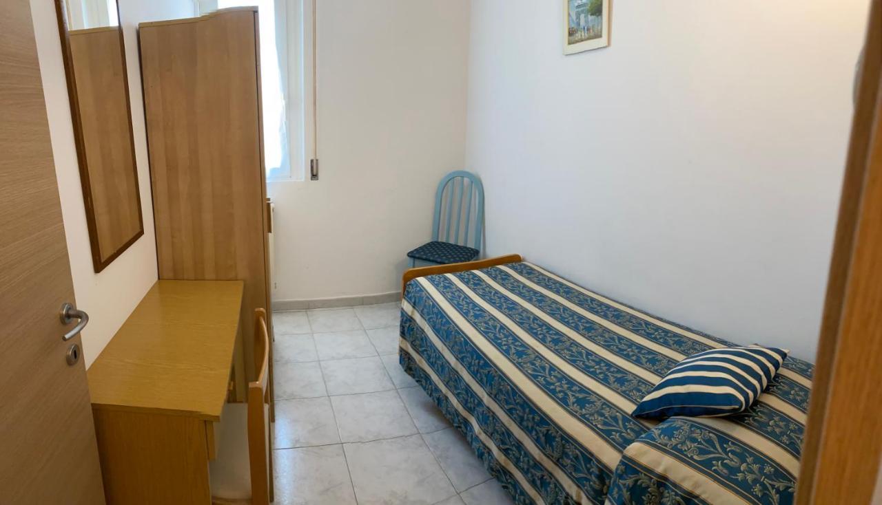 Hotel Acapulco Viserbella di Rimini Bagian luar foto