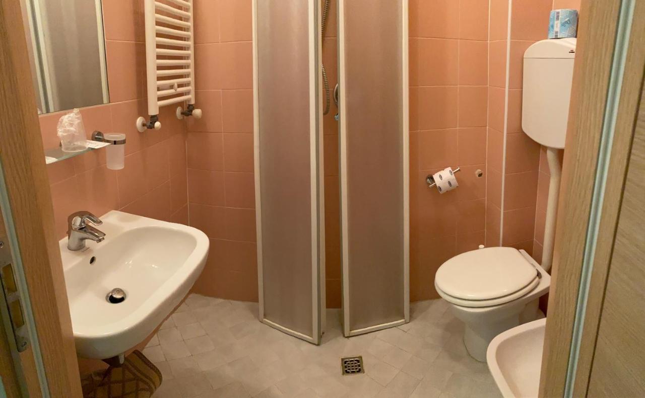 Hotel Acapulco Viserbella di Rimini Bagian luar foto